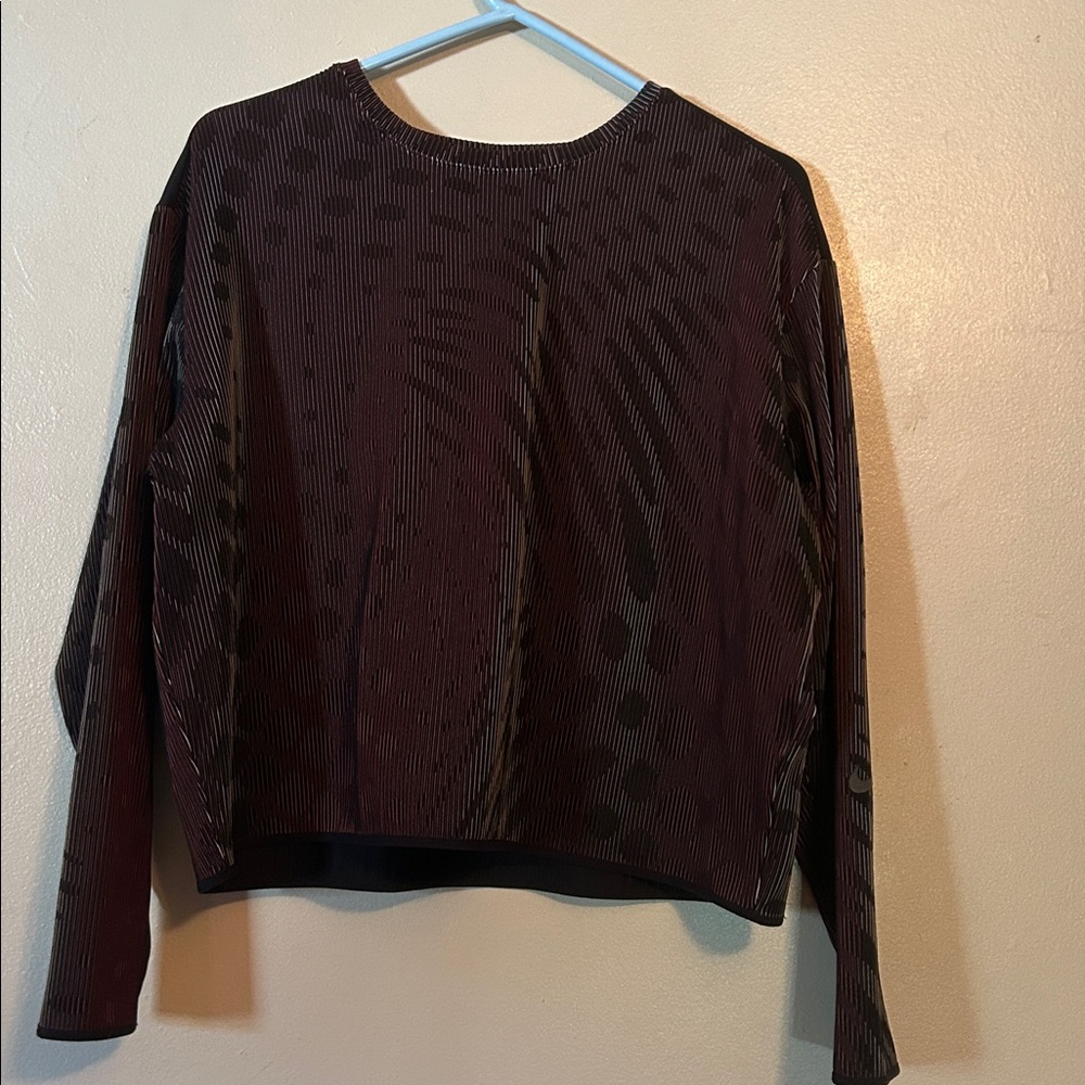 Nike Women's Black and Brown Patterned Lightweight Pullover Hoodie
